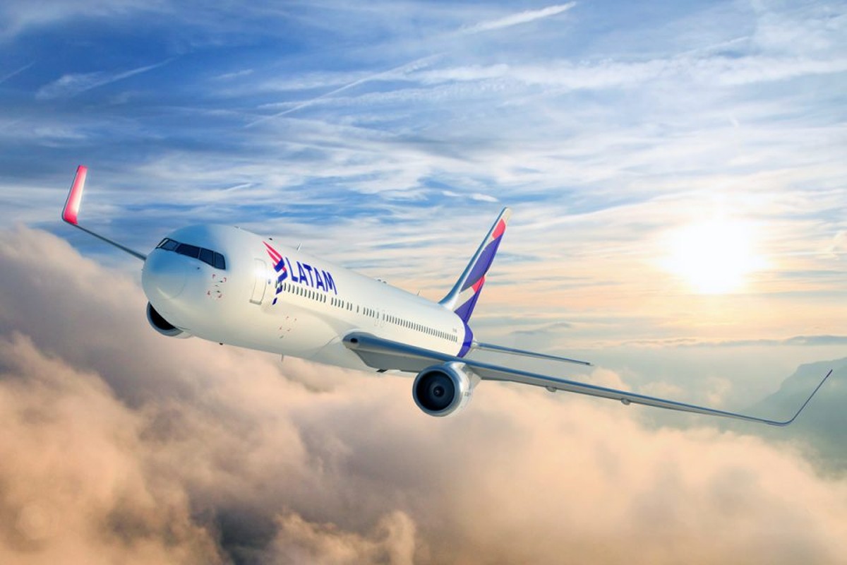 Latam avalia criar nova empresa aérea para recontratar pilotos pagando ...