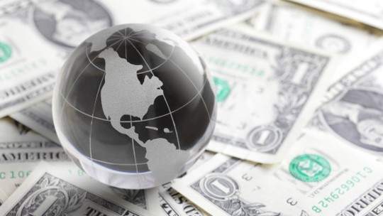 Dólar comercial inicia sessão em alta 