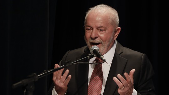 Faixa de isenção do IR subirá para até R$ 2.640 a partir de 2024, confirma Lula