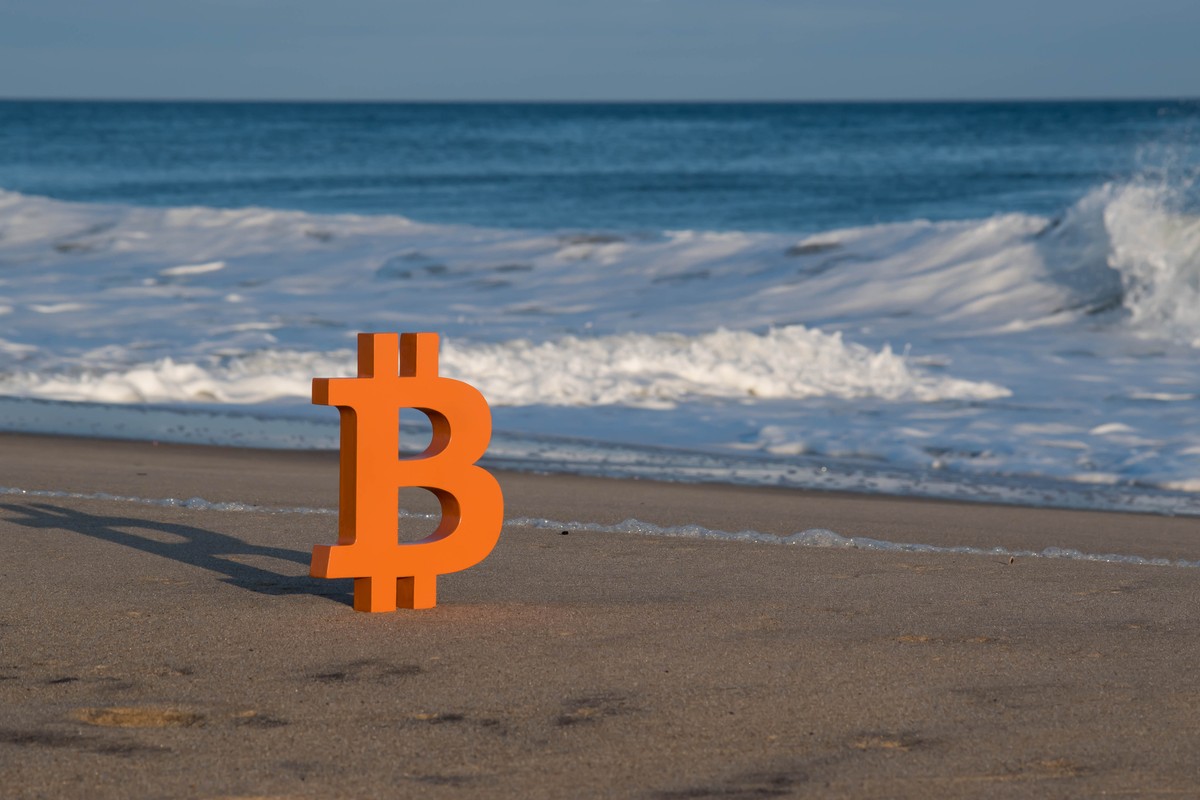 Bitcoin descansa enquanto investidores aguardam decisão de juros nos EUA