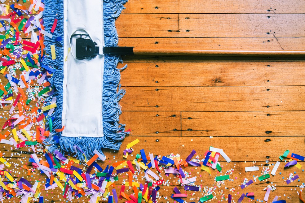 fim de festa limpeza carnaval  — Foto: Getty Images