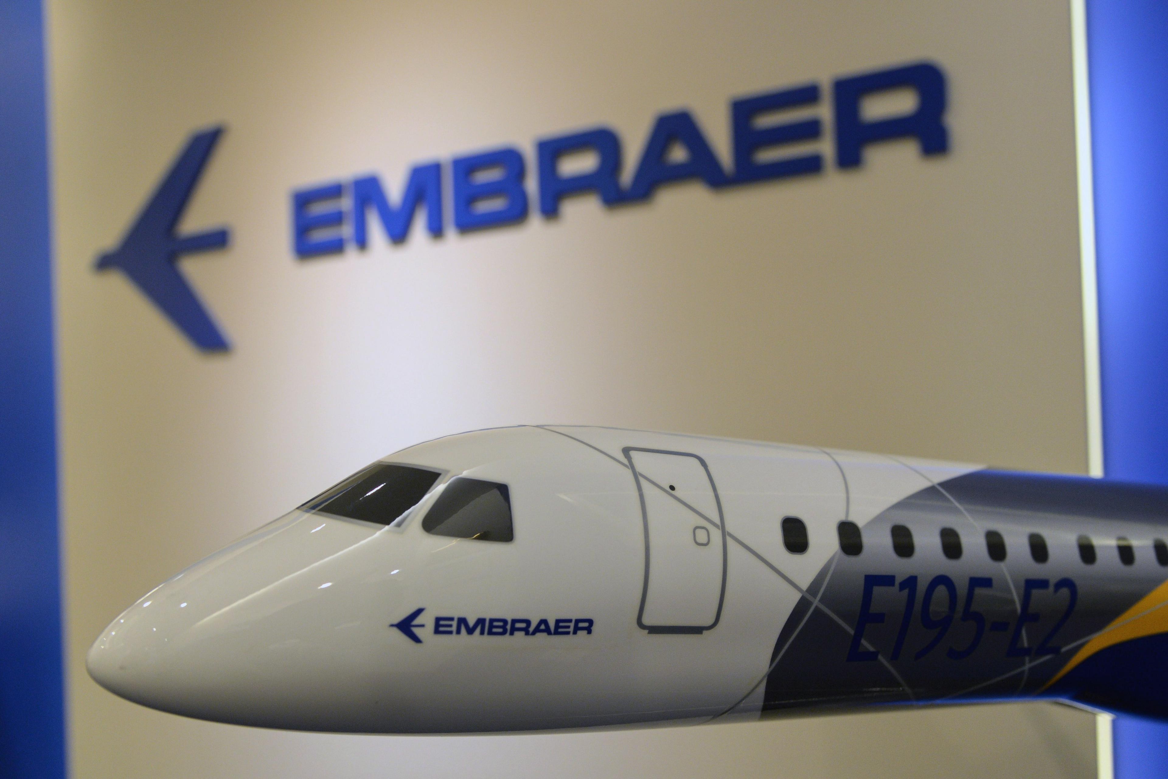 Embraer (EMBR3): vale a pena comprar as ações após empresa escapar do ...