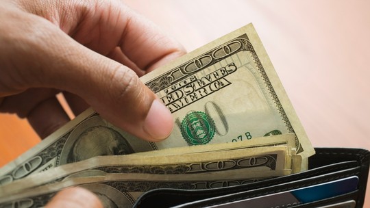 Por que considerar a diversificação de moedas em sua carteira de investimentos?