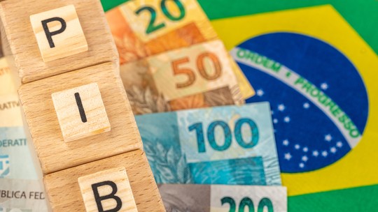 Com guerra, IBC-Br, a 'prévia do PIB', cai 0,72% em março. Como fica a Selic?