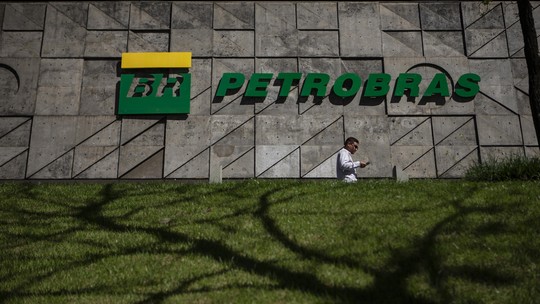 Dividendos liberados na Petrobras (PETR3; PETR4); ações reagem