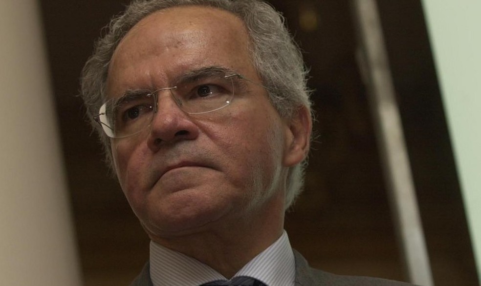 Tanure quer processar gestor por queda nas ações da Alliar