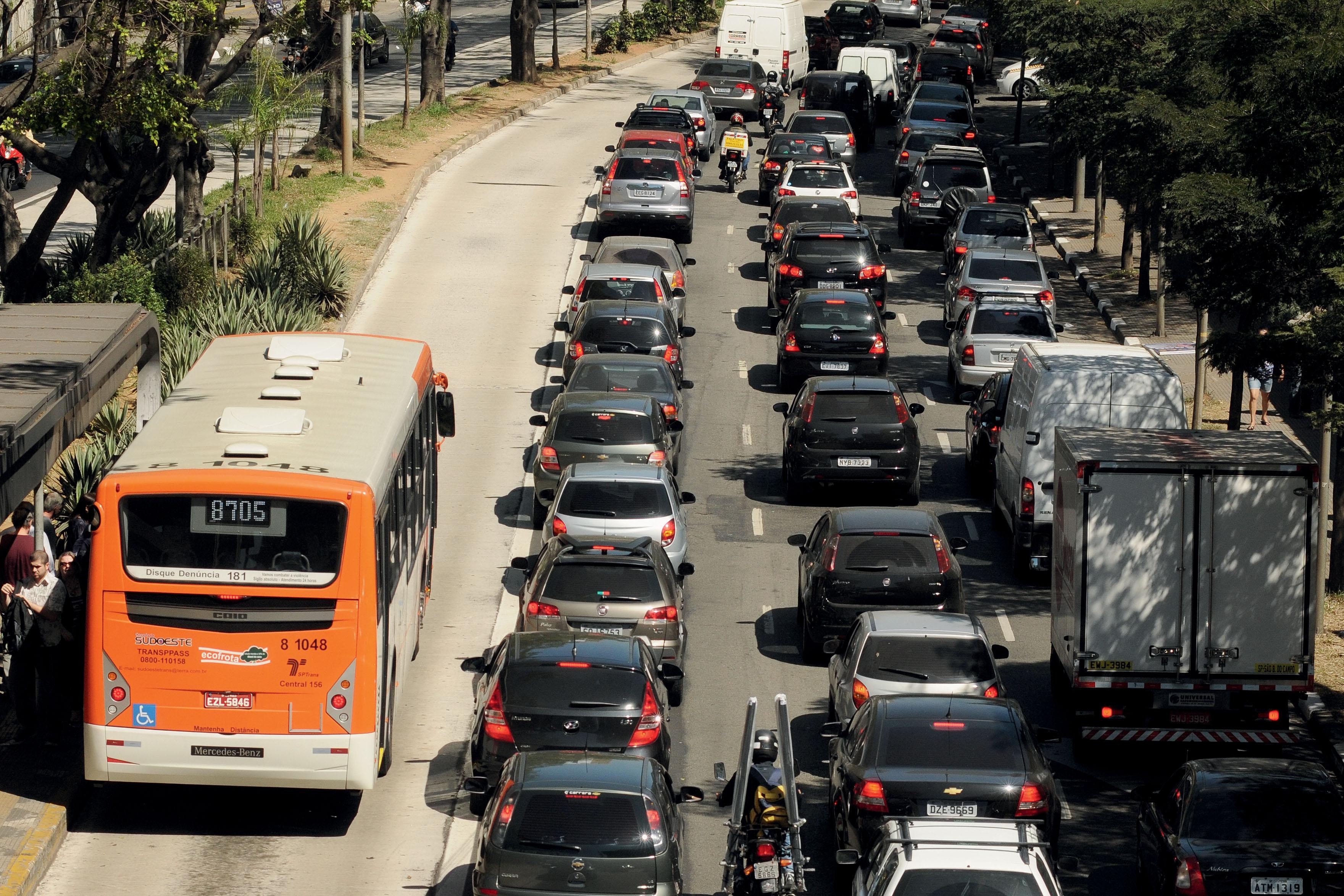 Deslocamento: Custo pode variar até 750% entre transportes