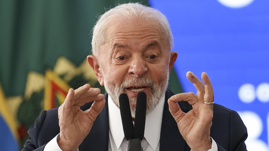 Lula nega crise na Petrobras  (PETR3;PETR4) e diz que divergências são normais