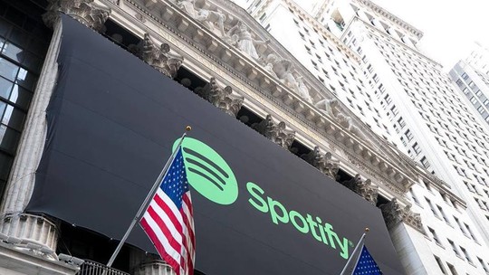 Spotify sobe 3% em NY com rodada de demissão na unidade de podcasts e reajuste da rota
